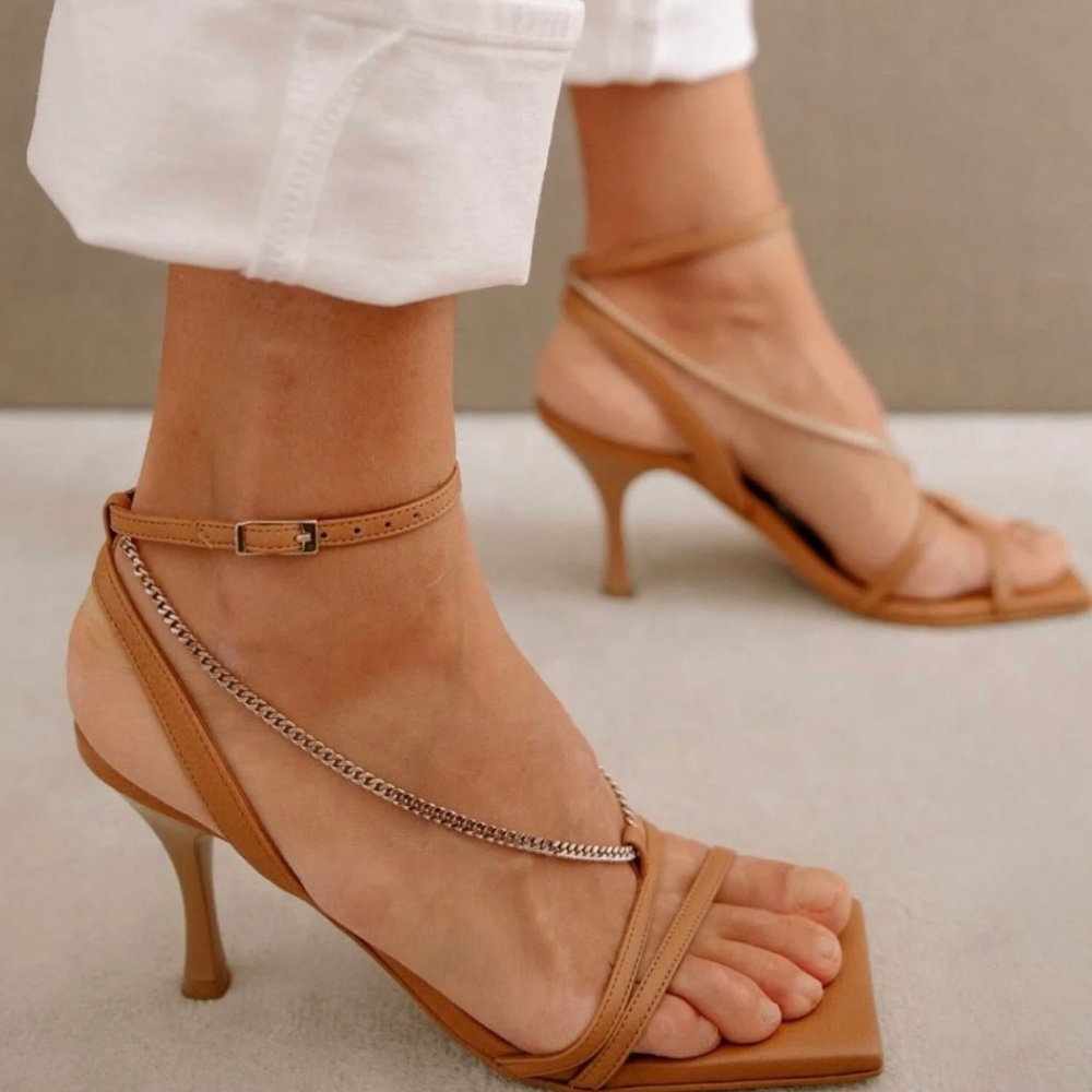 ALOHAS Sandals